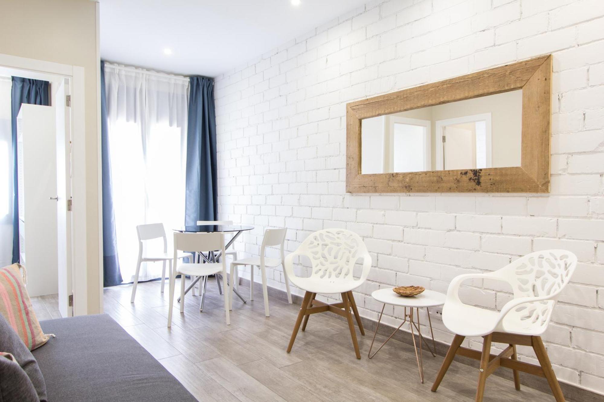 Novus Homes Barcelona Santa Eulalia L'Hospitalet de Llobregat Esterno foto