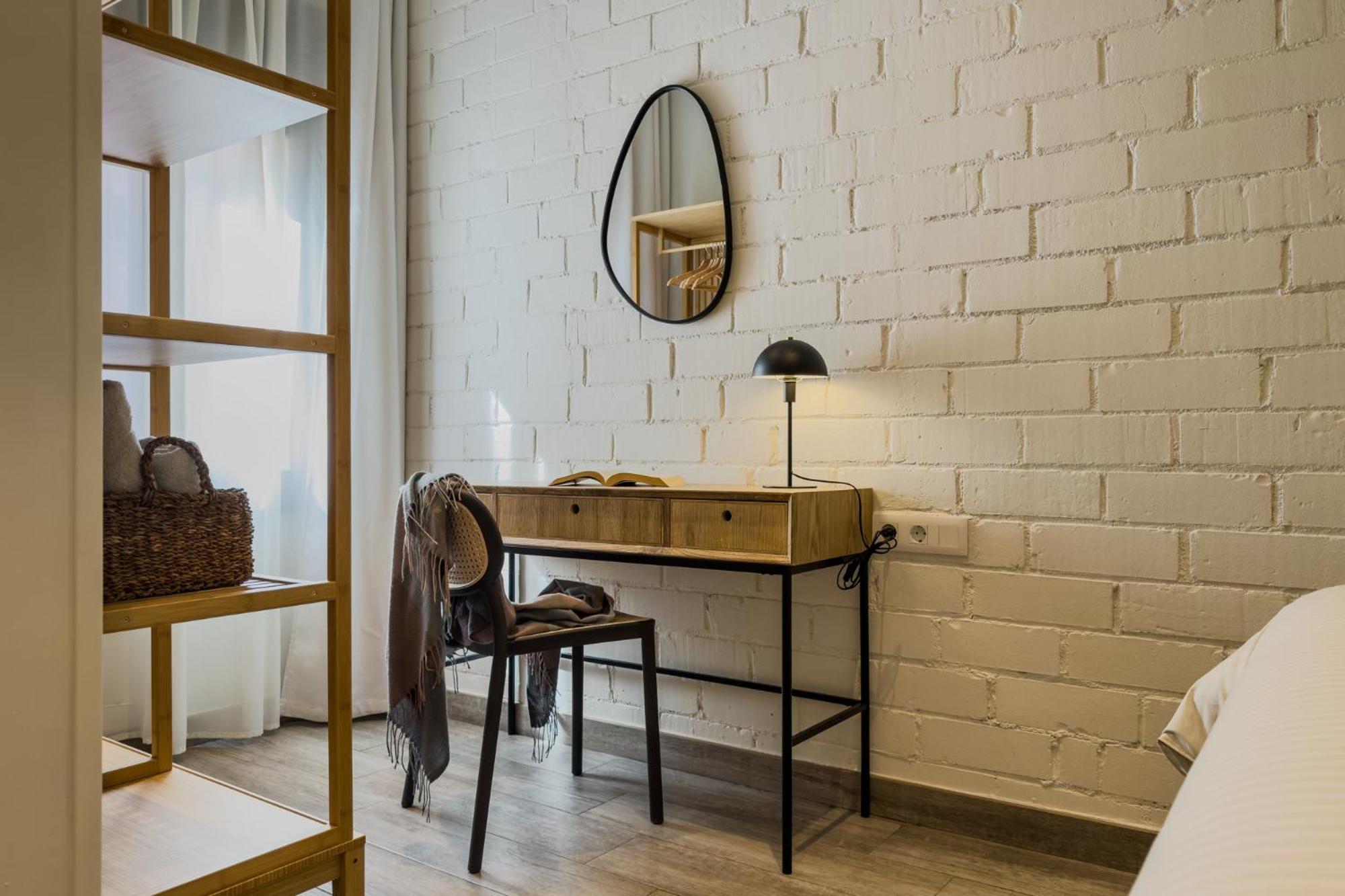 Novus Homes Barcelona Santa Eulalia L'Hospitalet de Llobregat Esterno foto