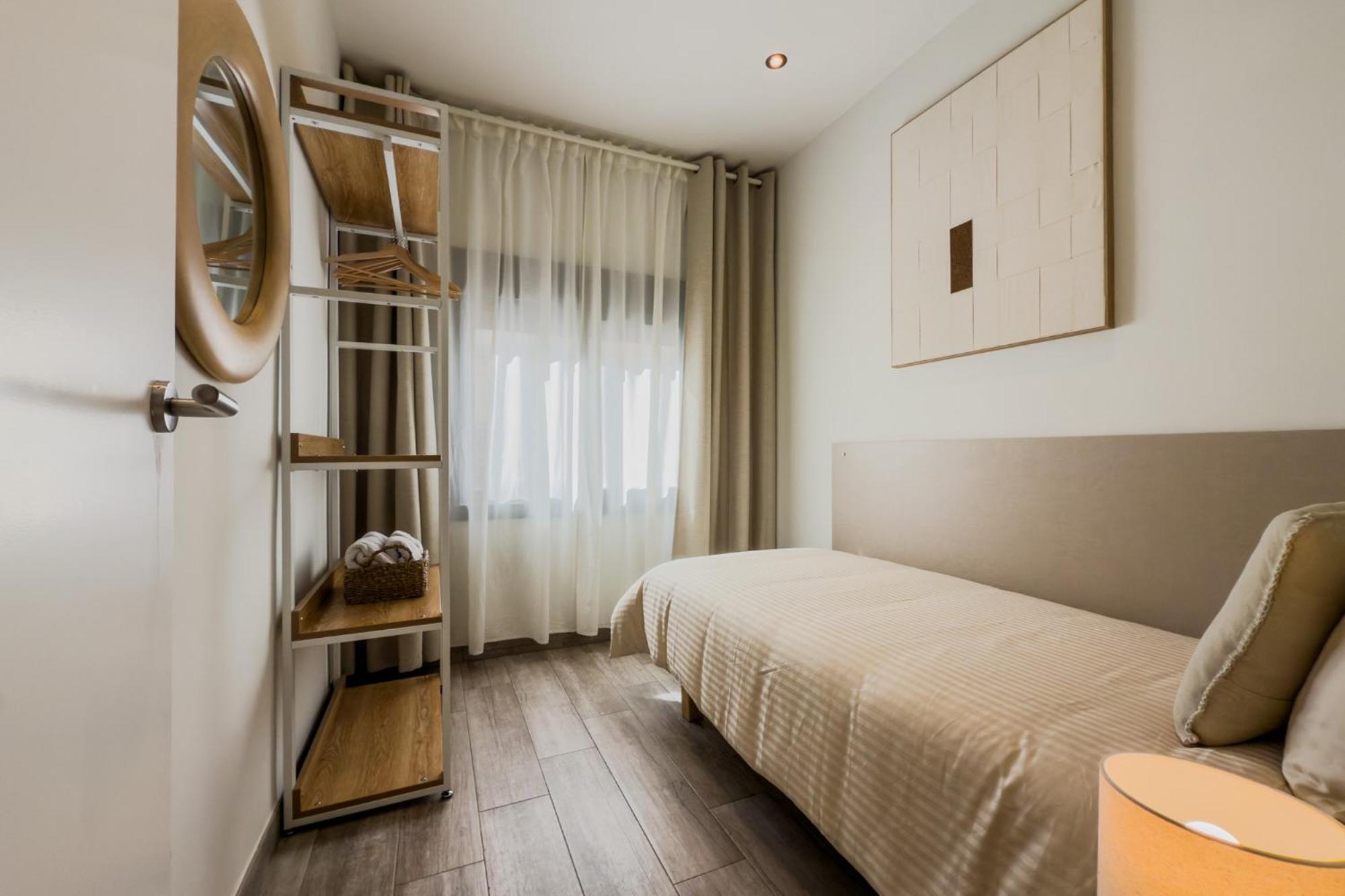 Novus Homes Barcelona Santa Eulalia L'Hospitalet de Llobregat Esterno foto